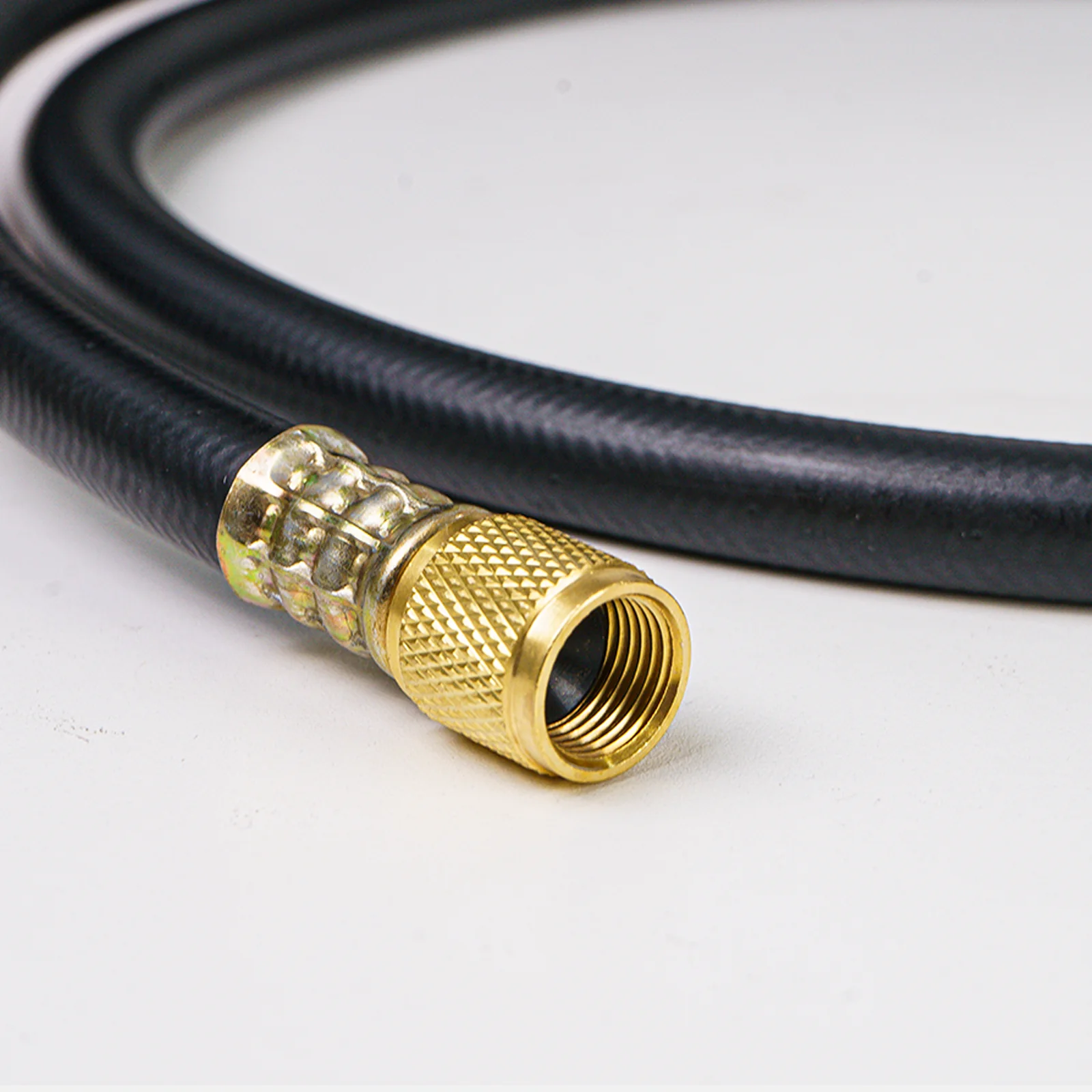 Elitech H-V15 HVAC Vacuum Hose, Fittings 3/8" x 3/8", Heavy Duty Charging Vacuum Hose, Working Pressure: 600 (Psi), Burst Pressure: 3000 (Psi), 5 Ft, Black, For R134A, R404A, R22 and Common Refrigerants - Image 3